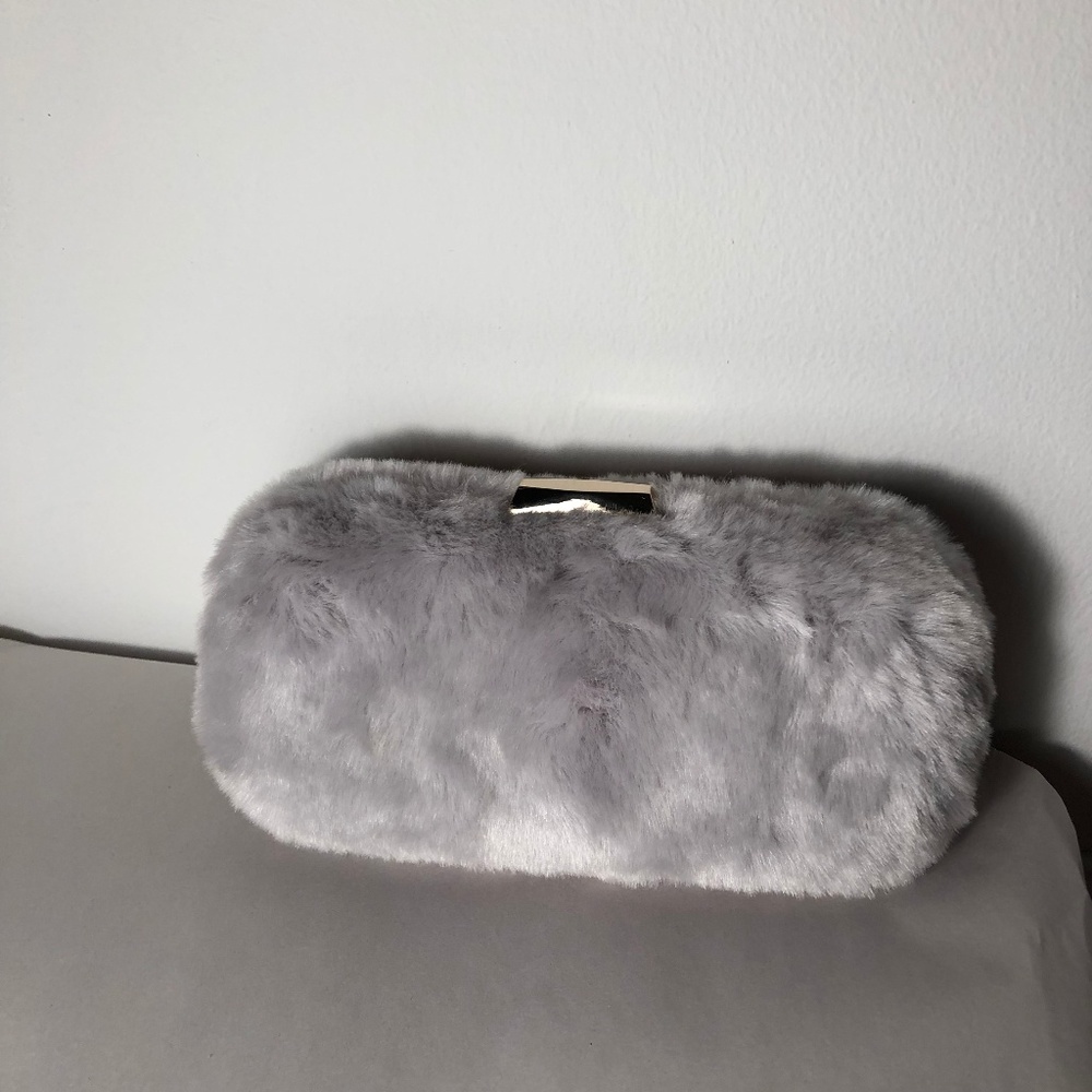 Fluffy purse light purple must have! #fluffy